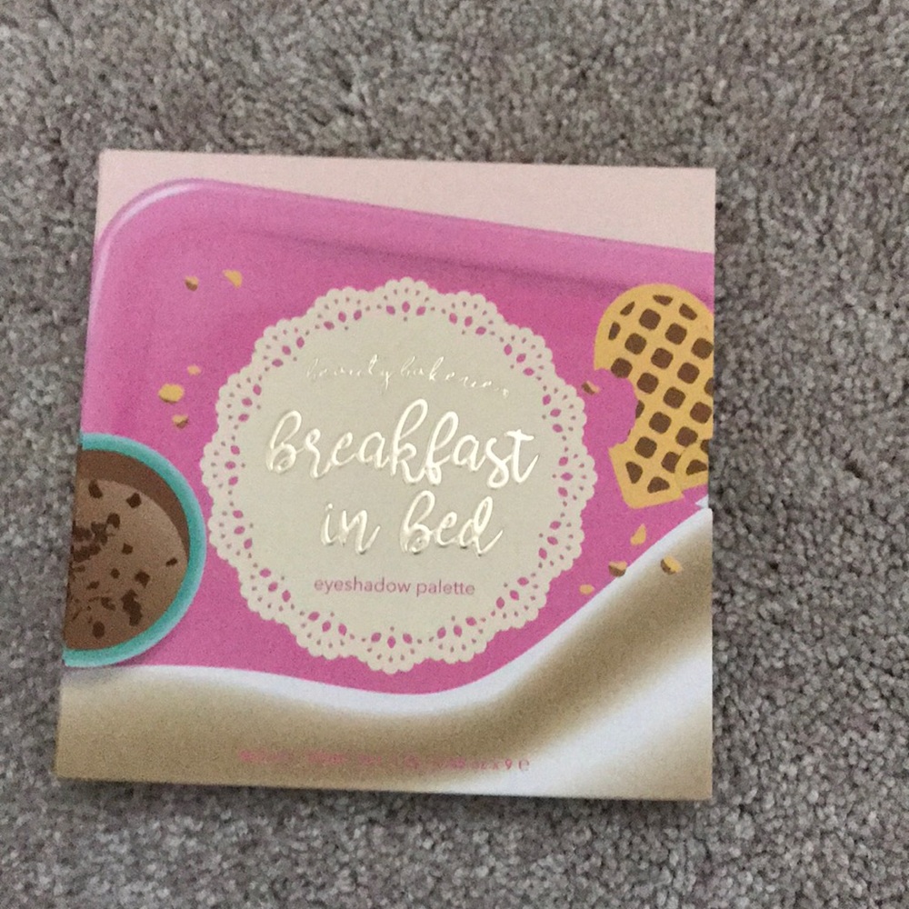Beauty bakerie breakfast in bed palette
